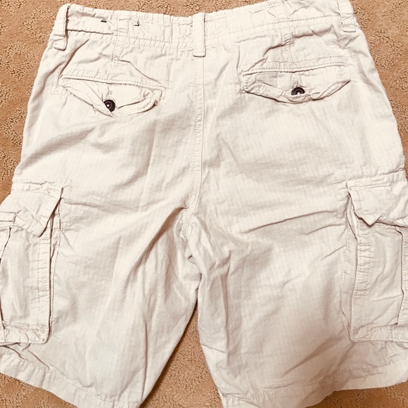 American Eagle Classic Cargo Shorts - Picture 2 of 3